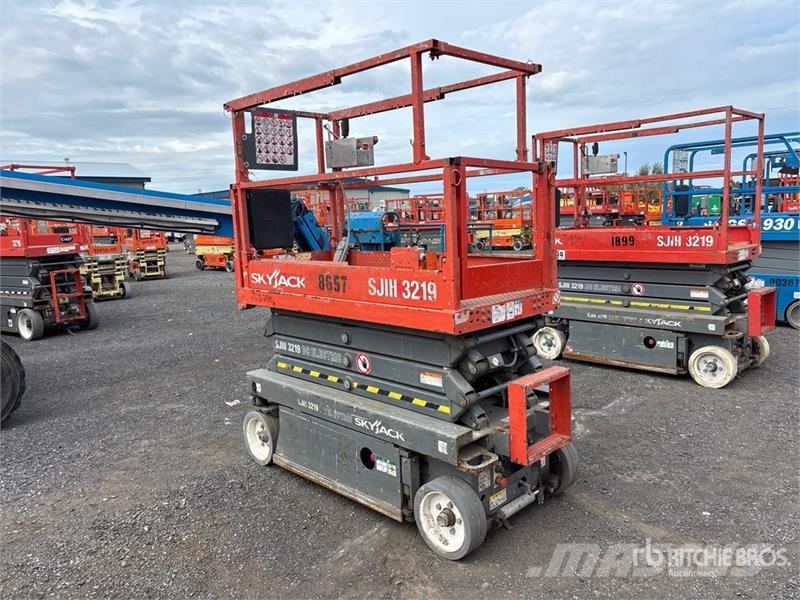 SkyJack SJIII3219 Electric Scissor Lift Scheren-Arbeitsbühnen