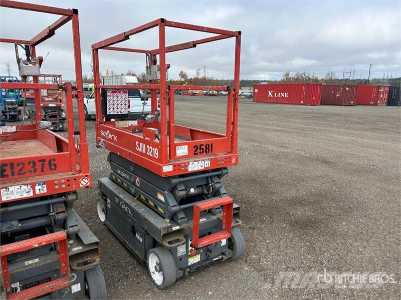SkyJack SJIII3219 Electric Scissor Lift Šķerveida pacēlāji