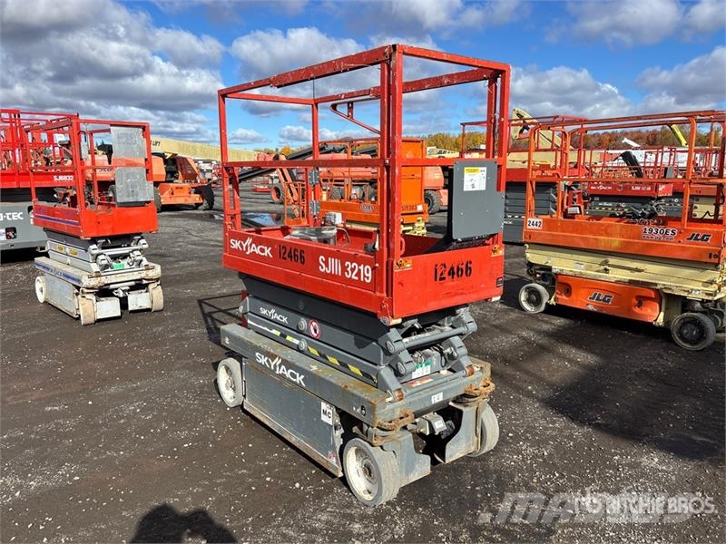 SkyJack SJIII3219 Electric Scissor Lift Käärtõstukid