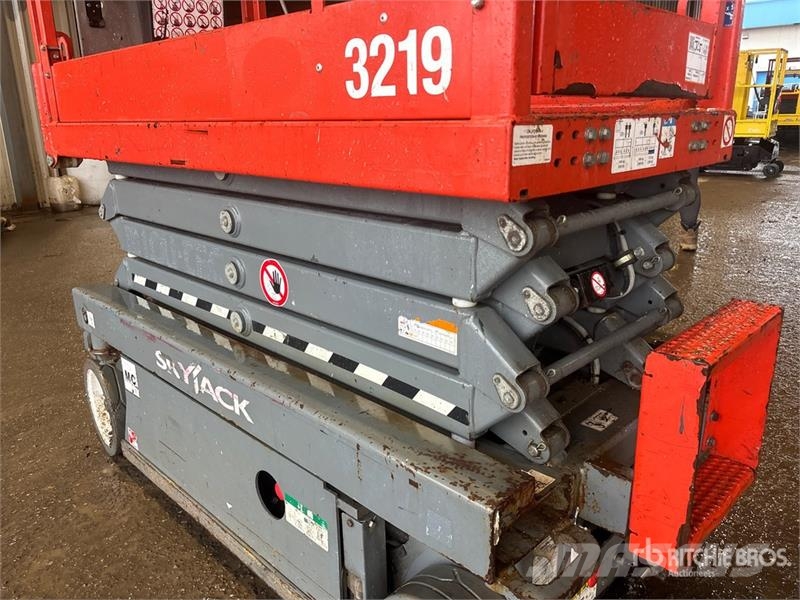 SkyJack SJIII3219 Electric Scissor Lift Ollós emelők