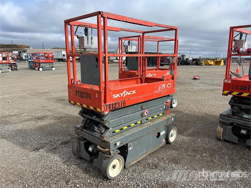SkyJack SJIII3219 Electric Scissor Lift Šķerveida pacēlāji