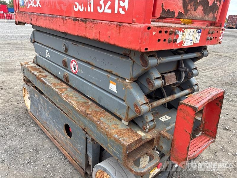 SkyJack SJIII3219 Electric Scissor Lift Šķerveida pacēlāji