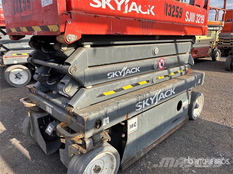 SkyJack SJIII3219 Electric Scissor Lift Šķerveida pacēlāji