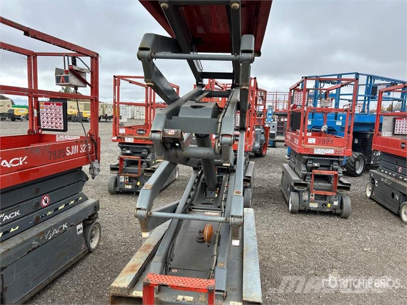 SkyJack SJIII3219 Electric Scissor Lift Šķerveida pacēlāji