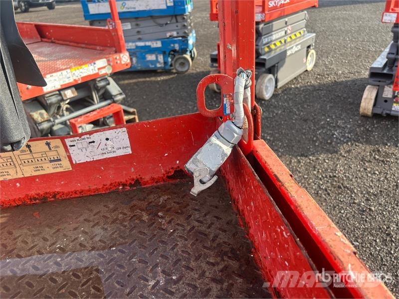 SkyJack SJIII3219 Electric Scissor Lift (Inoperable) رافعات مقصية الشكل