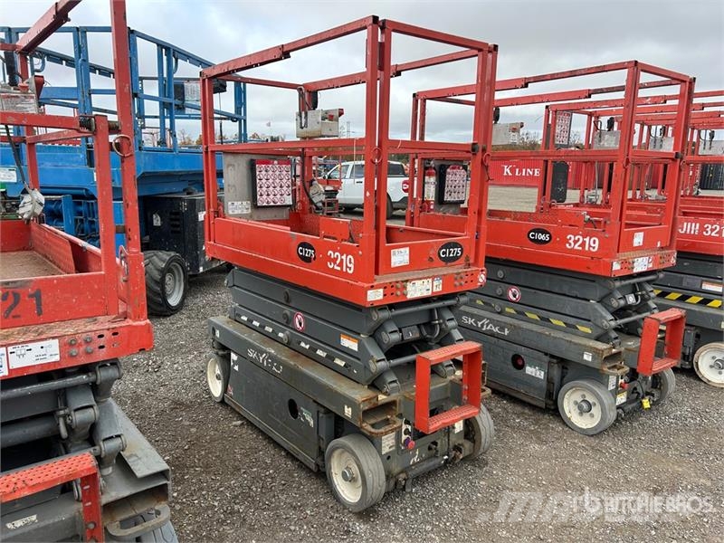 SkyJack SJIII3219 Electric Scissor Lift Šķerveida pacēlāji