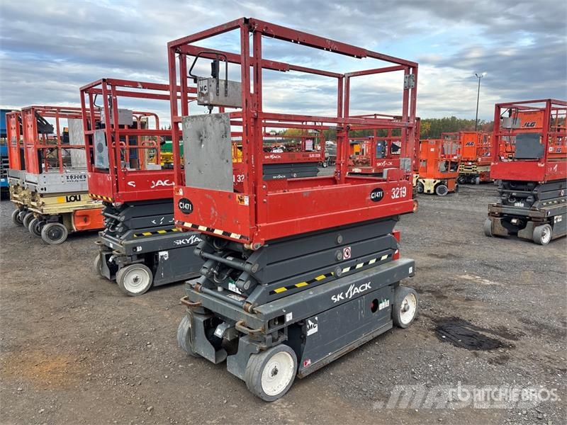 SkyJack SJIII3219 Electric Scissor Lift Šķerveida pacēlāji