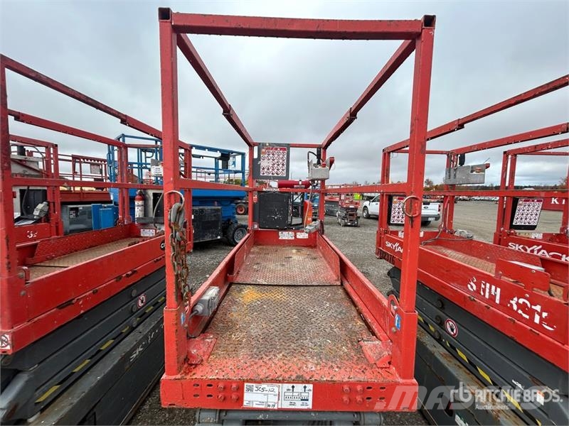 SkyJack SJIII3219 Electric Scissor Lift Šķerveida pacēlāji