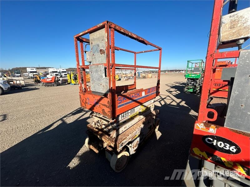 SkyJack SJIII3219 Electric Scissor Lift Šķerveida pacēlāji