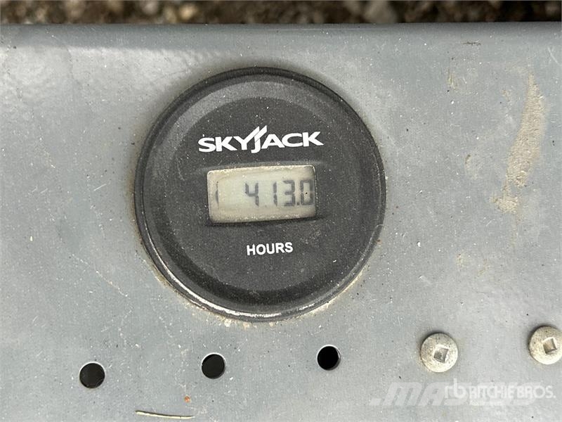 SkyJack SJIII3219 Electric Scissor Lift Šķerveida pacēlāji