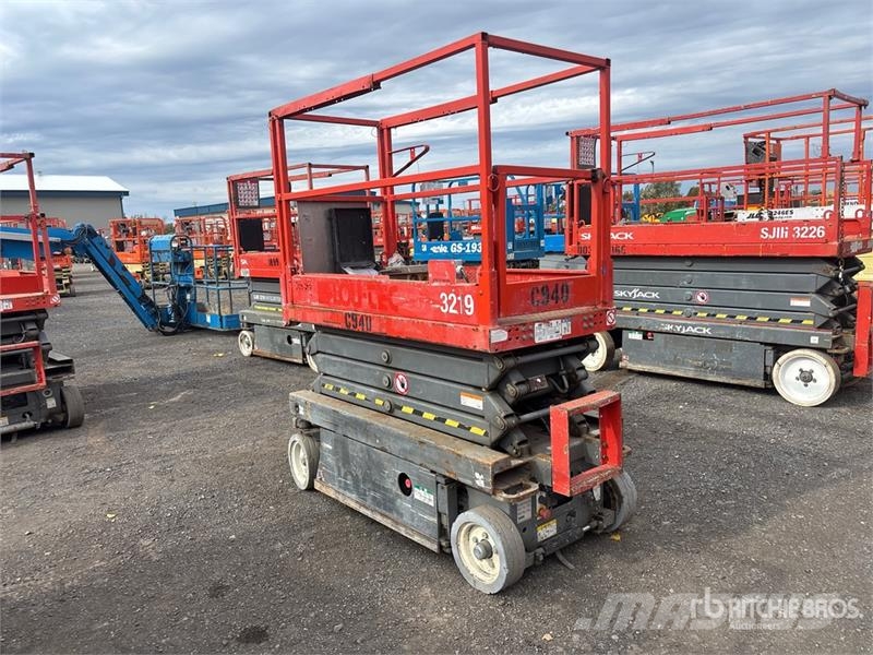 SkyJack SJIII3219 Electric Scissor Lift Šķerveida pacēlāji