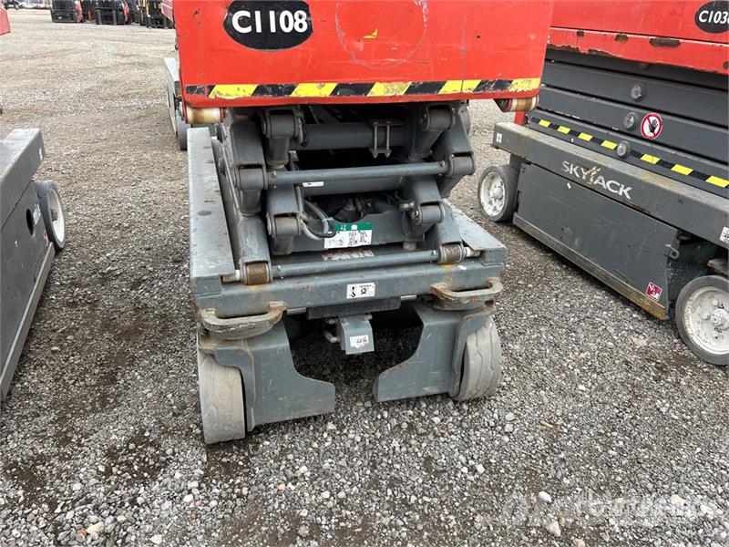 SkyJack SJIII3219 Electric Scissor Lift Šķerveida pacēlāji