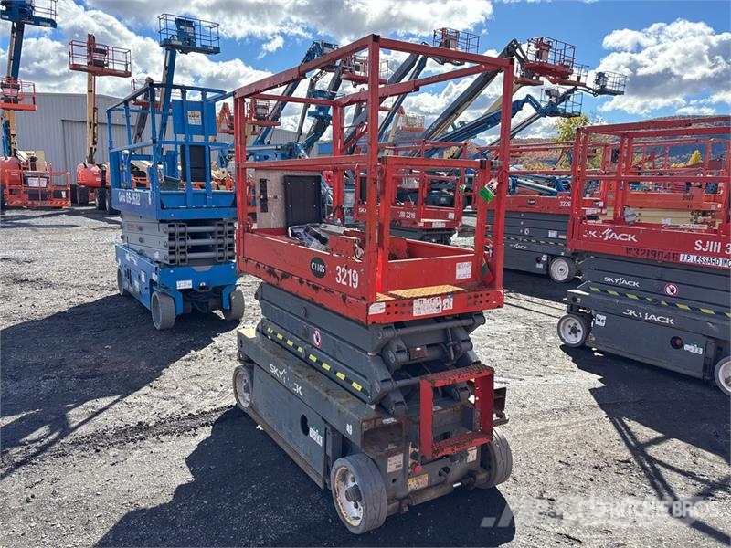 SkyJack SJIII3219 Electric Scissor Lift Käärtõstukid