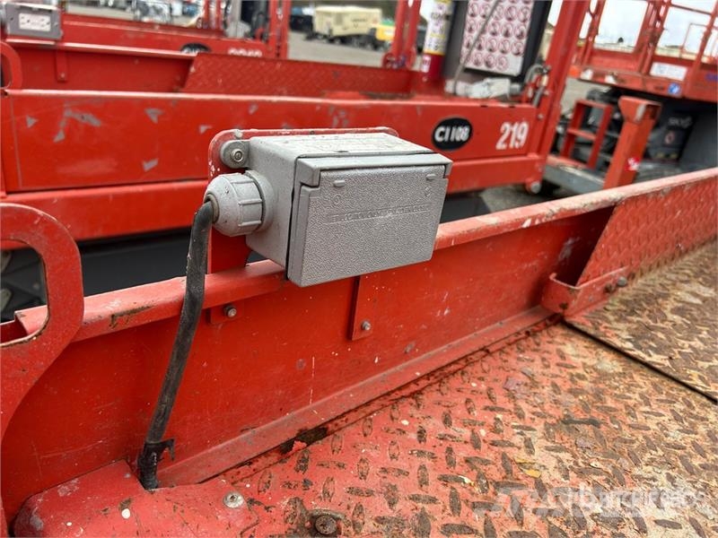 SkyJack SJIII3219 Electric Scissor Lift Šķerveida pacēlāji