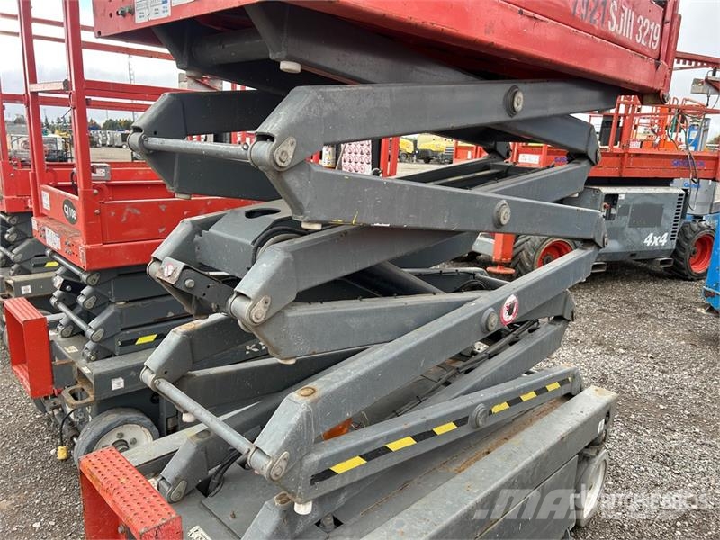 SkyJack SJIII3219 Electric Scissor Lift Šķerveida pacēlāji