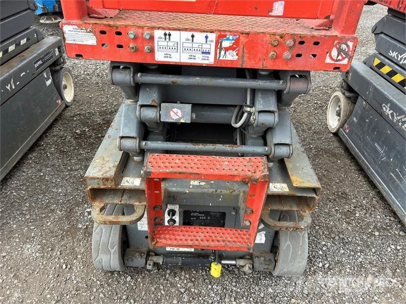 SkyJack SJIII3219 Electric Scissor Lift Šķerveida pacēlāji