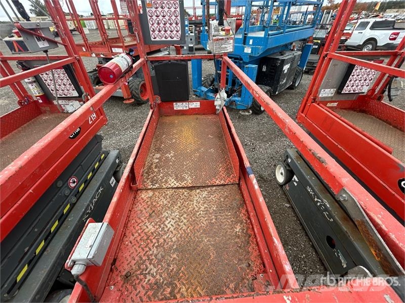 SkyJack SJIII3219 Electric Scissor Lift Šķerveida pacēlāji