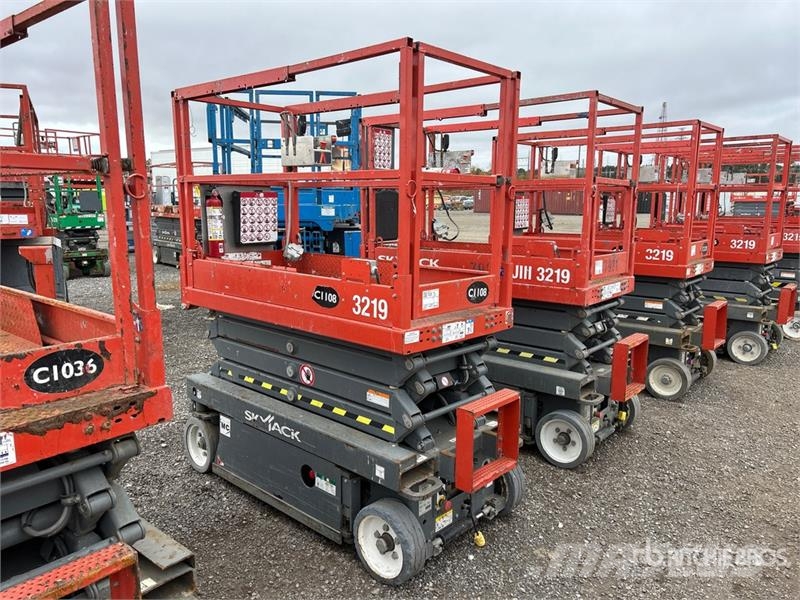 SkyJack SJIII3219 Electric Scissor Lift Šķerveida pacēlāji