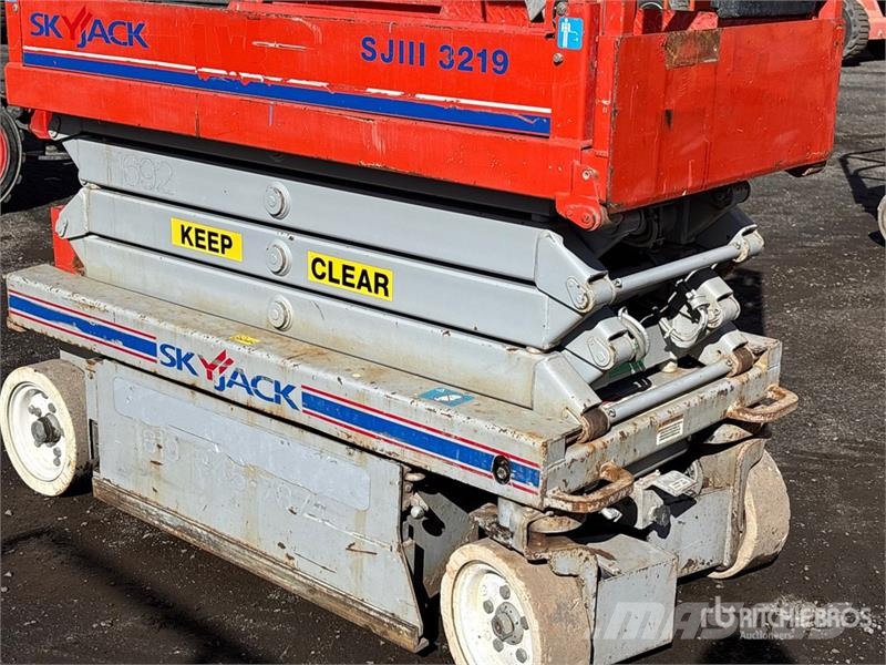 SkyJack SJIII3219 Electric Scissor Lift رافعات مقصية الشكل
