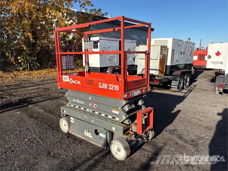 SkyJack SJIII3219 Electric Scissor Lift Scheren-Arbeitsbühnen