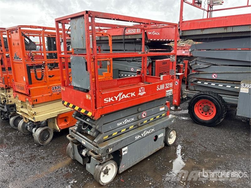 SkyJack SJIII3219 Electric Scissor Lift Scissor lifts