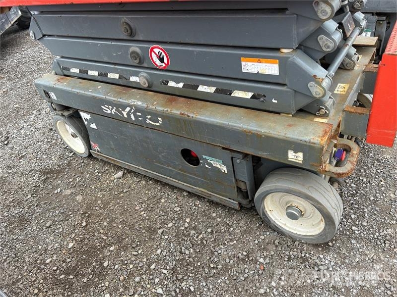 SkyJack SJIII3219 Electric Scissor Lift Šķerveida pacēlāji