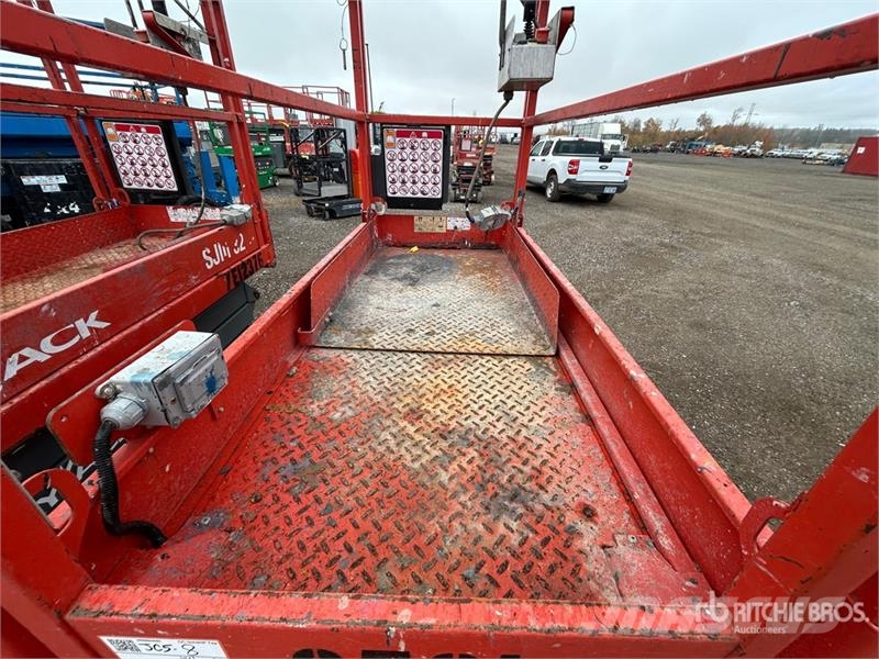 SkyJack SJIII3219 Electric Scissor Lift Šķerveida pacēlāji