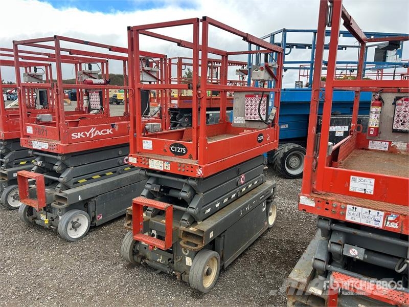 SkyJack SJIII3219 Electric Scissor Lift Šķerveida pacēlāji