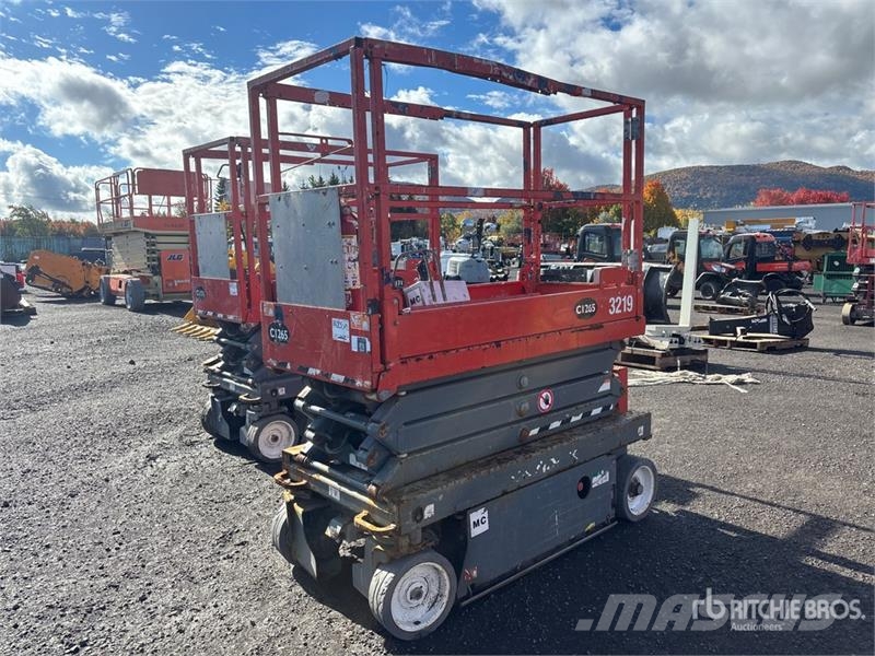 SkyJack SJIII3219 Electric Scissor Lift Šķerveida pacēlāji
