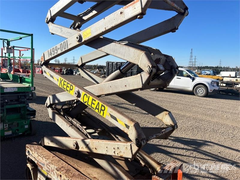 SkyJack SJIII3219 Electric Scissor Lift Šķerveida pacēlāji