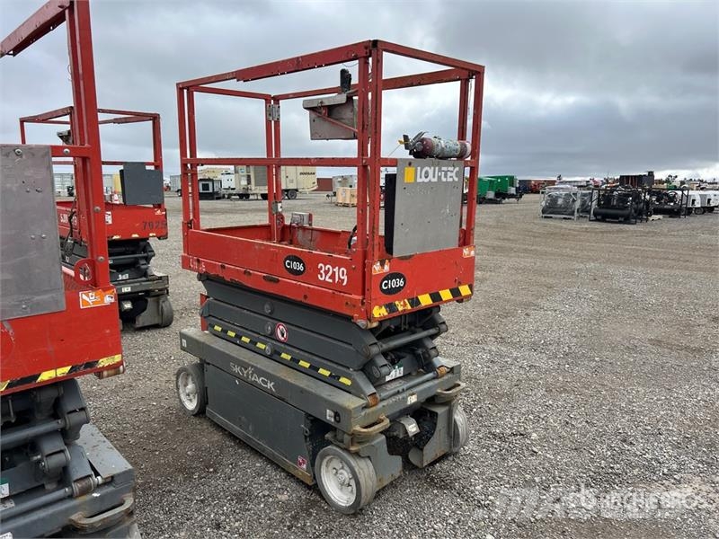 SkyJack SJIII3219 Electric Scissor Lift Šķerveida pacēlāji