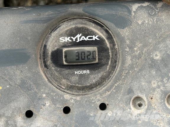 SkyJack SJIII3219 Electric Scissor Lift Šķerveida pacēlāji