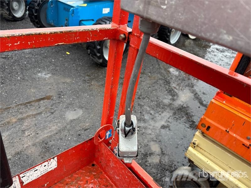SkyJack SJIII3219 Electric Scissor Lift Scissor lifts