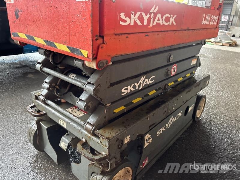 SkyJack SJIII3219 Electric Scissor Lift 剪式升降機