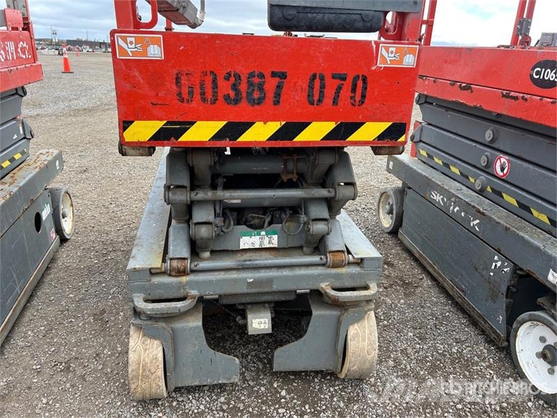 SkyJack SJIII3219 Electric Scissor Lift Šķerveida pacēlāji
