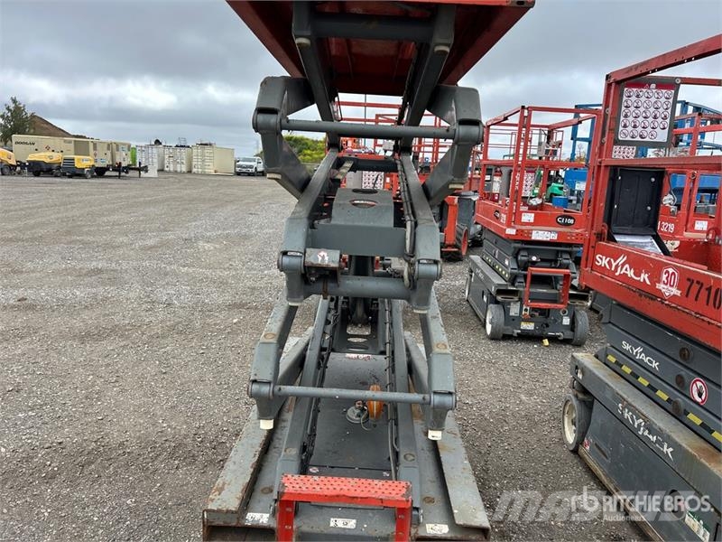 SkyJack SJIII3219 Electric Scissor Lift Šķerveida pacēlāji