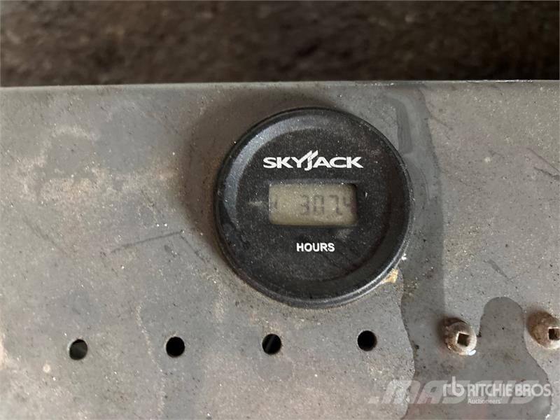 SkyJack SJIII3219 Electric Scissor Lift 剪式升降機