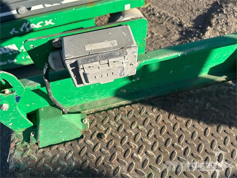 SkyJack SJIII3219 Electric Scissor Lift Šķerveida pacēlāji