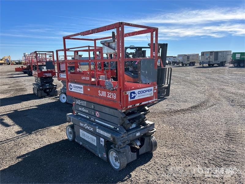 SkyJack SJIII3219 Electric Scissor Lift Šķerveida pacēlāji