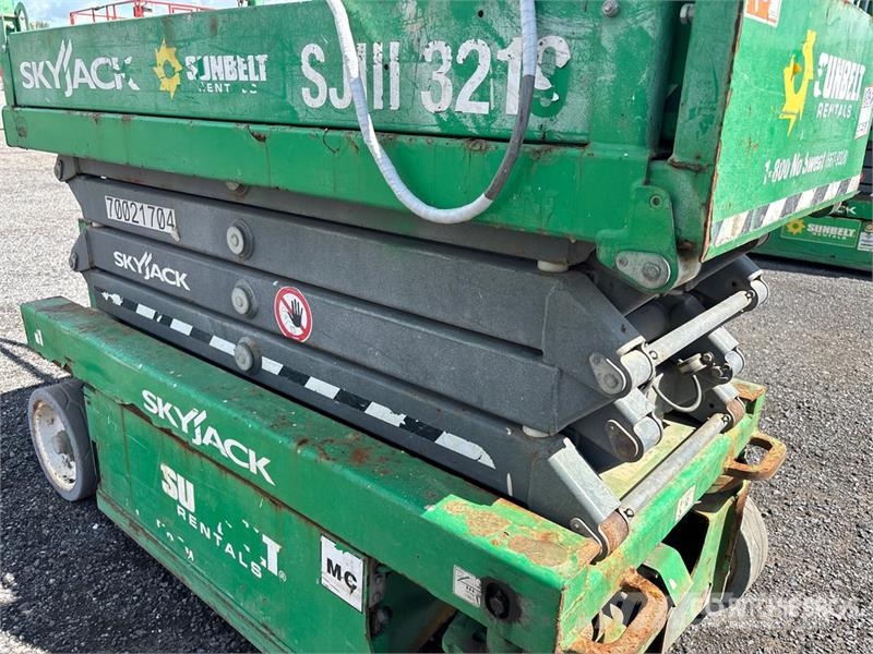 SkyJack SJIII3219 Scissor Lift رافعات مقصية الشكل