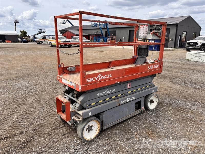 SkyJack SJIII3220 Scissor lifts