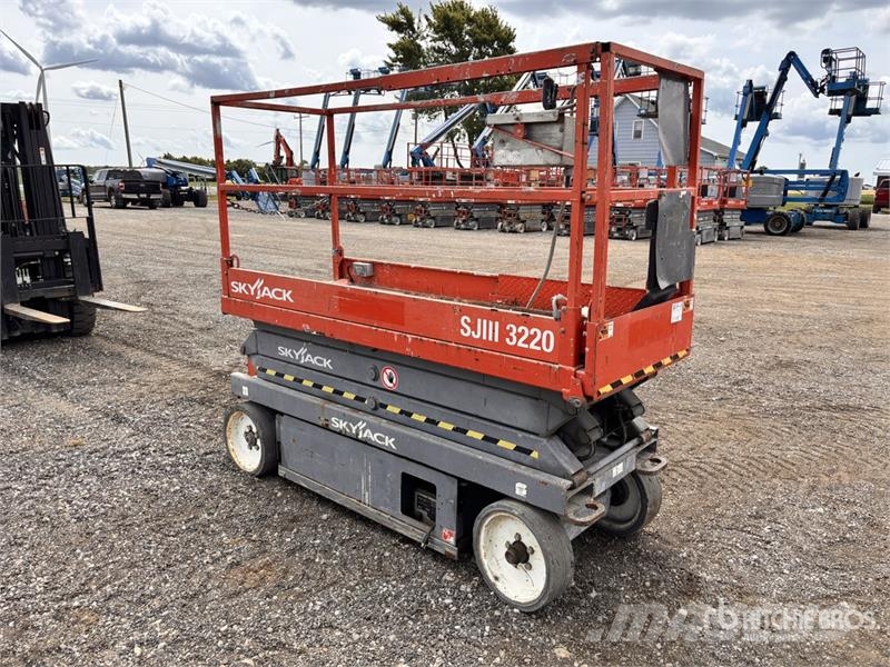 SkyJack SJIII3220 Scissor lifts