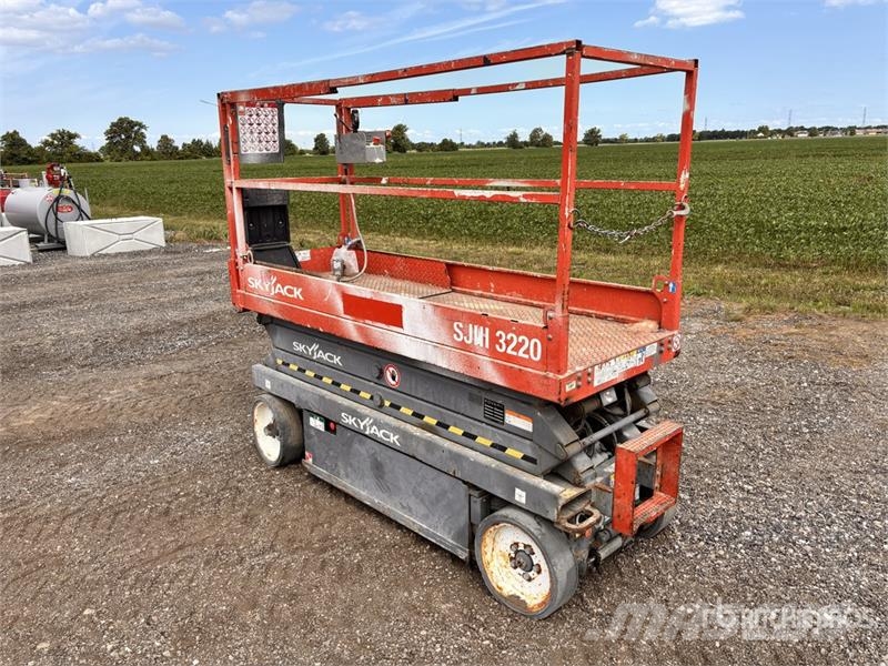 SkyJack SJIII3220 Scissor lifts