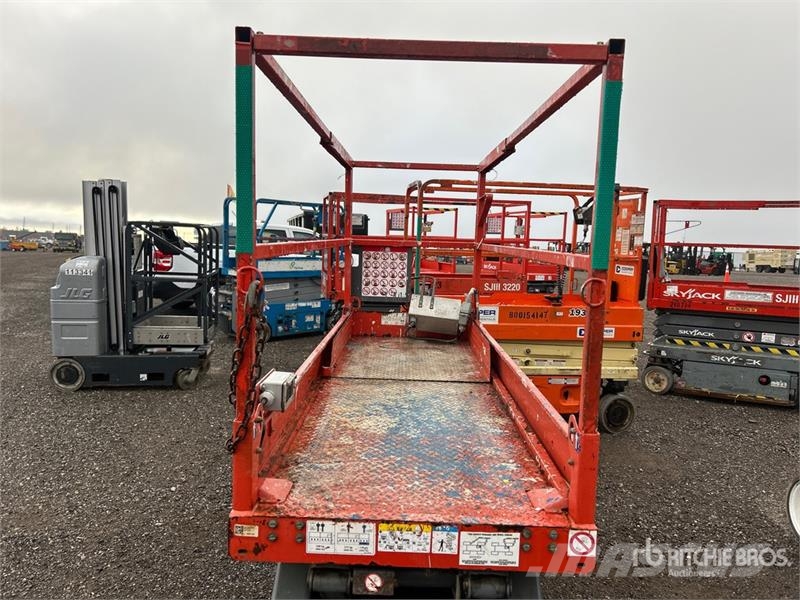 SkyJack SJIII3220 Electric Scissor Lift (Inoperable) Šķerveida pacēlāji