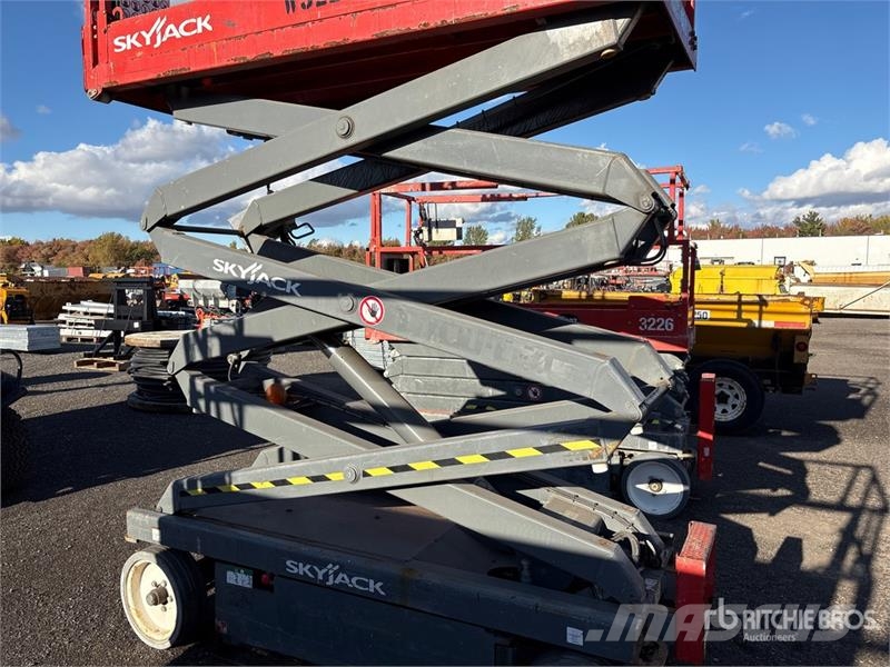 SkyJack SJIII3220 Electric Scissor Lift Škarjaste dvižne ploščadi