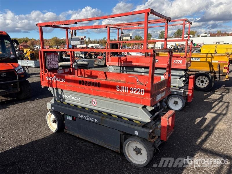 SkyJack SJIII3220 Electric Scissor Lift Škarjaste dvižne ploščadi