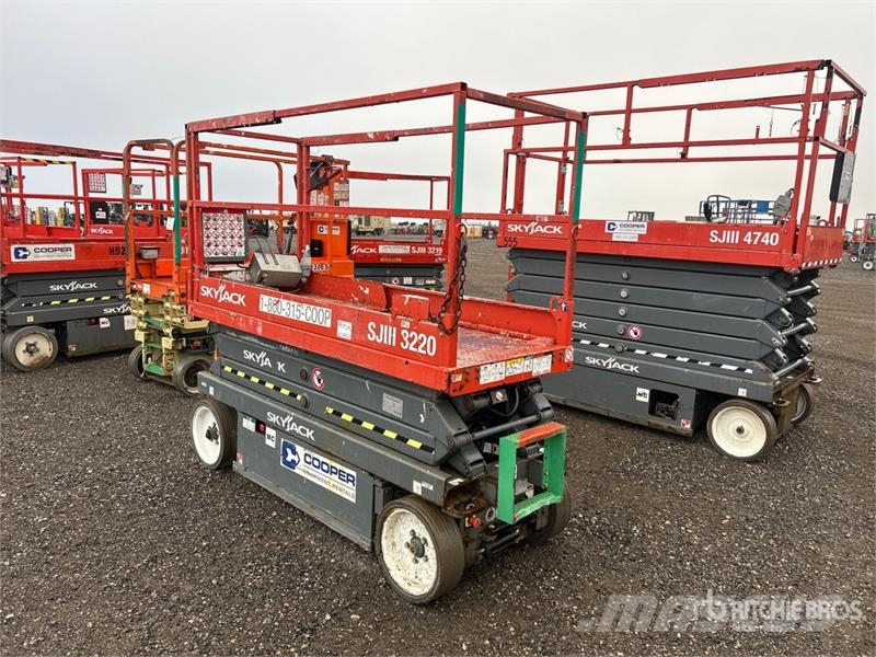 SkyJack SJIII3220 Electric Scissor Lift (Inoperable) Šķerveida pacēlāji