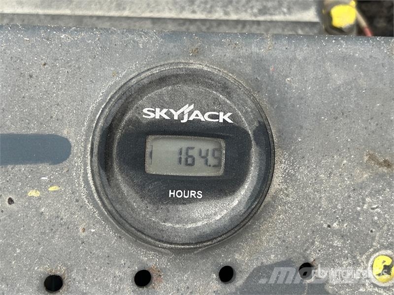 SkyJack SJIII3220 Electric Scissor Lift (Inoperable) Šķerveida pacēlāji