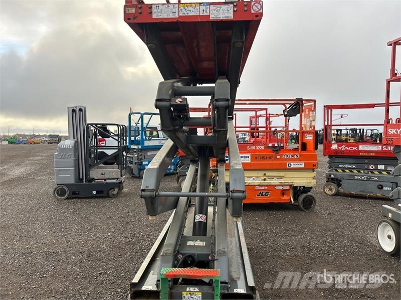 SkyJack SJIII3220 Electric Scissor Lift (Inoperable) Šķerveida pacēlāji