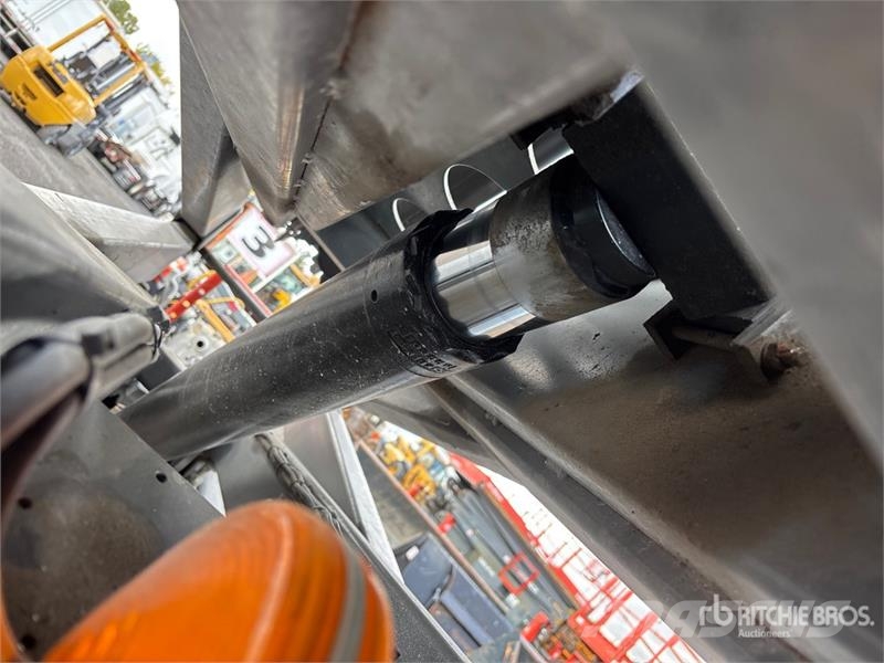 SkyJack SJIII3226 رافعات مقصية الشكل